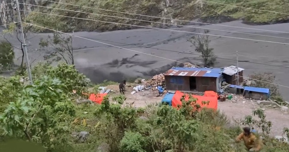 चुमनुब्रीका ३५ घर बगे, दोभान, घट्टेखोला, जगत् र सल्लेरी गाउँमा व्यापक क्षति